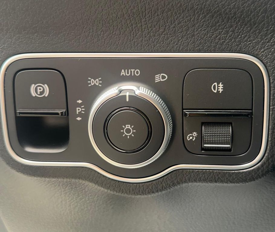 Mercedes-Benz EQA 2023