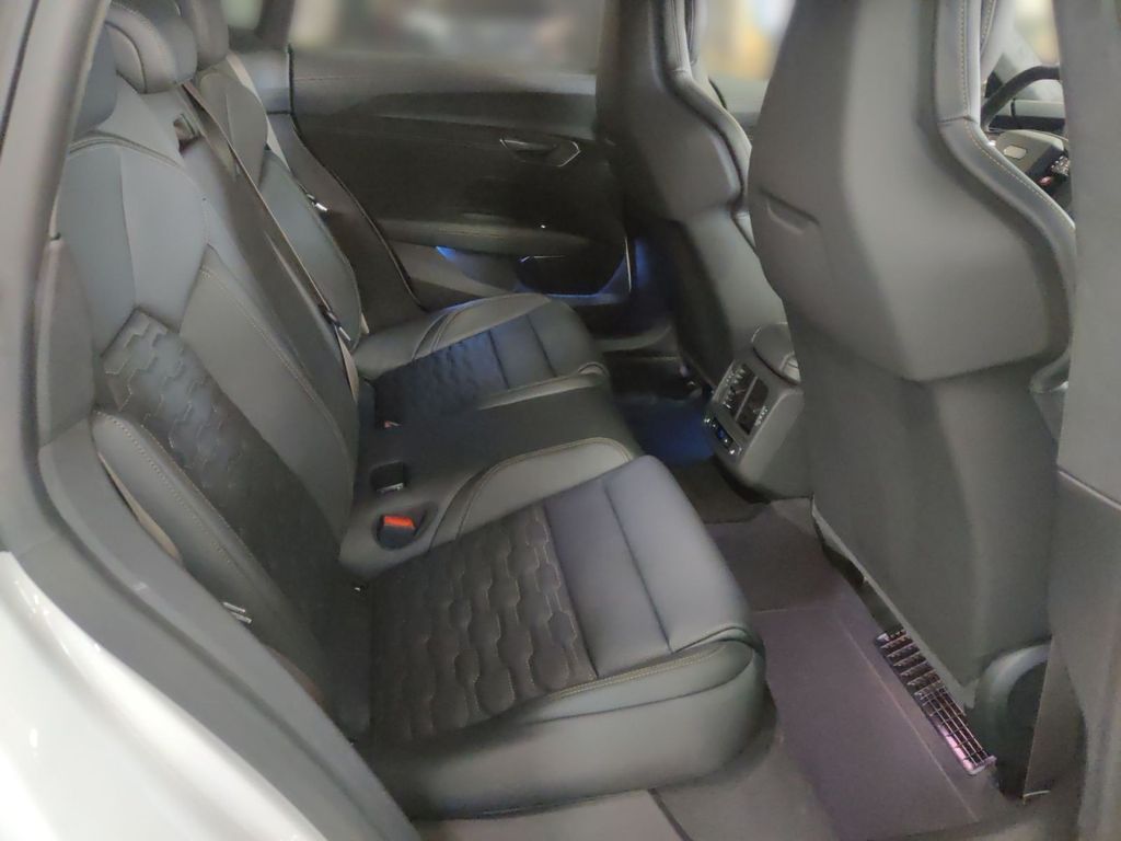 Audi RS e-tron GT 2024