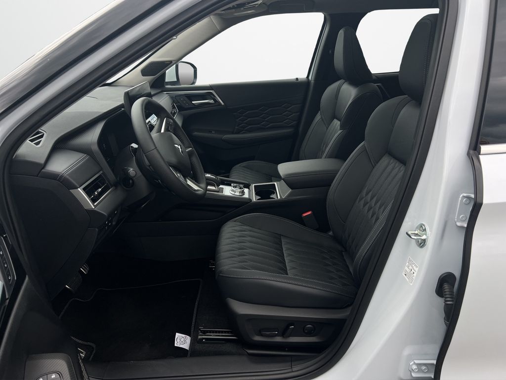 Mitsubishi Outlander 2025