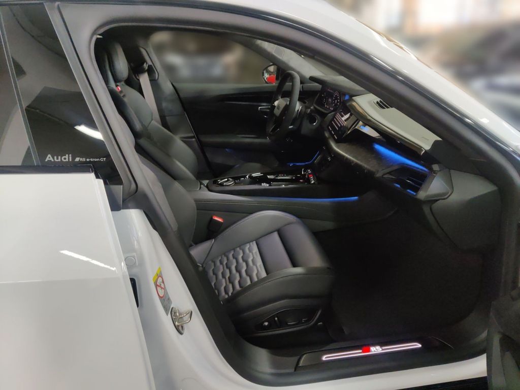 Audi RS e-tron GT 2024