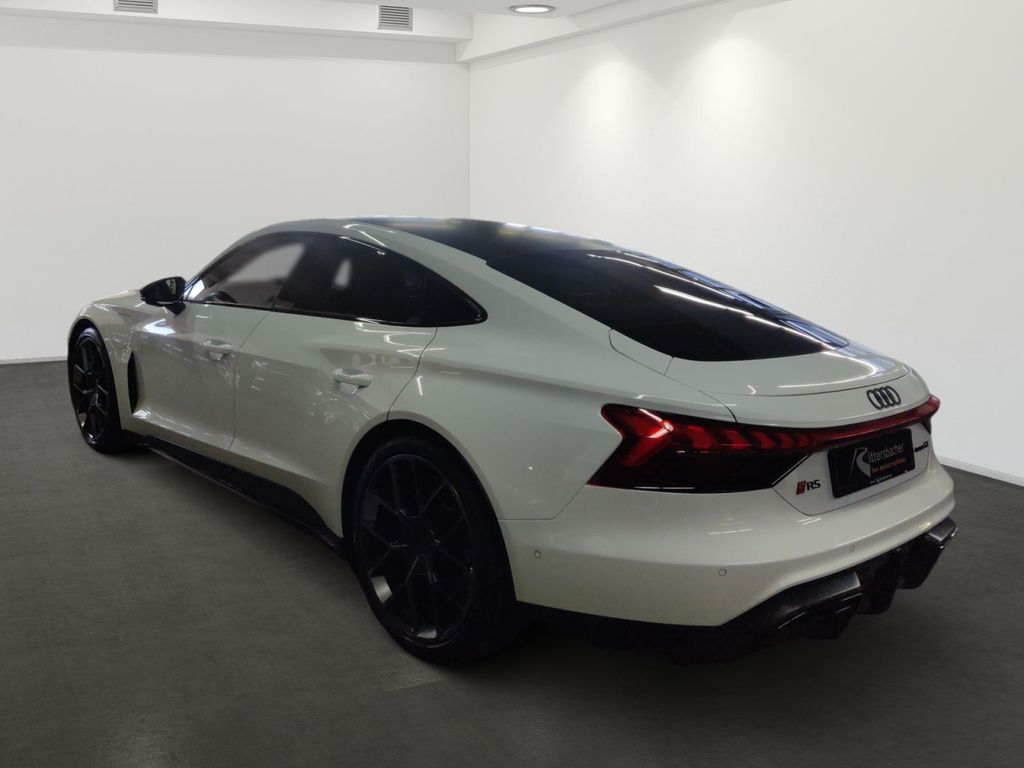 Audi RS e-tron GT 2024