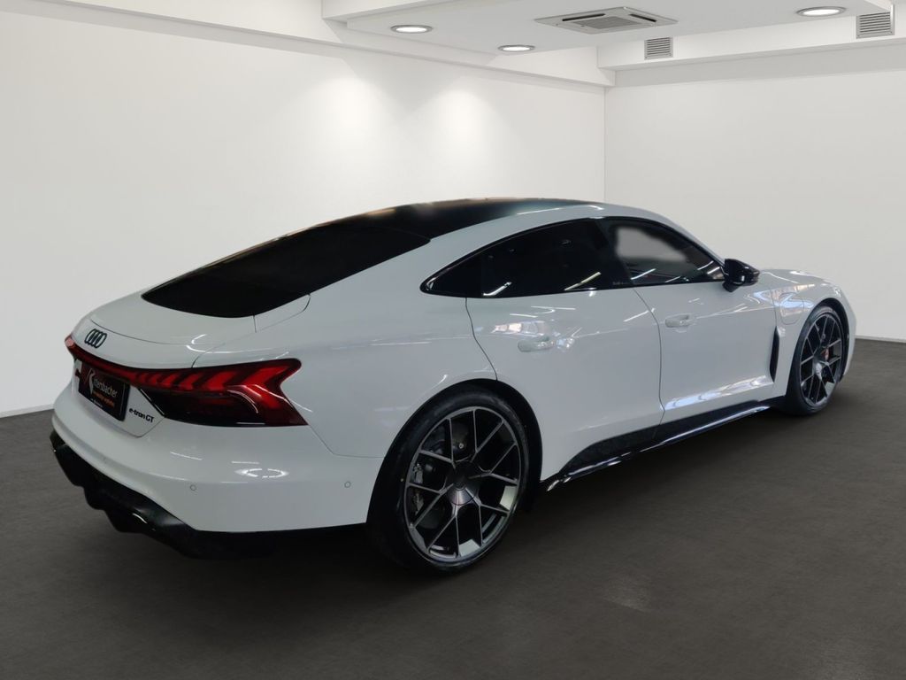 Audi RS e-tron GT 2024