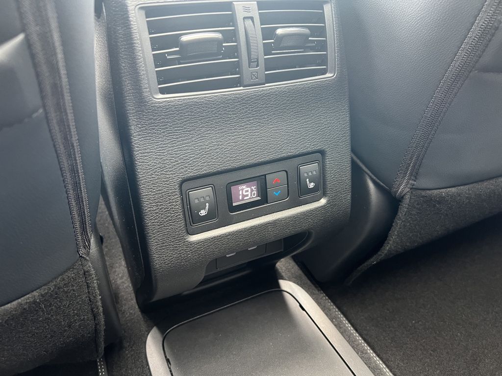 Mitsubishi Outlander 2025