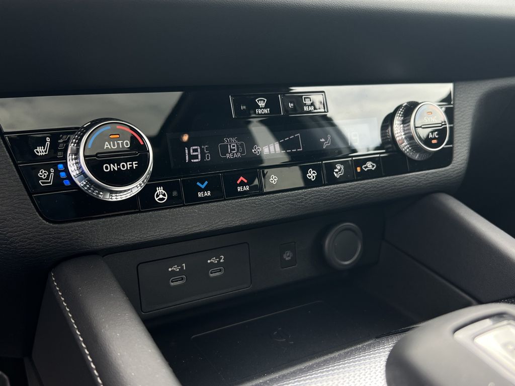 Mitsubishi Outlander 2025