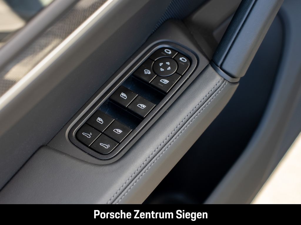 Porsche Cayenne 2025