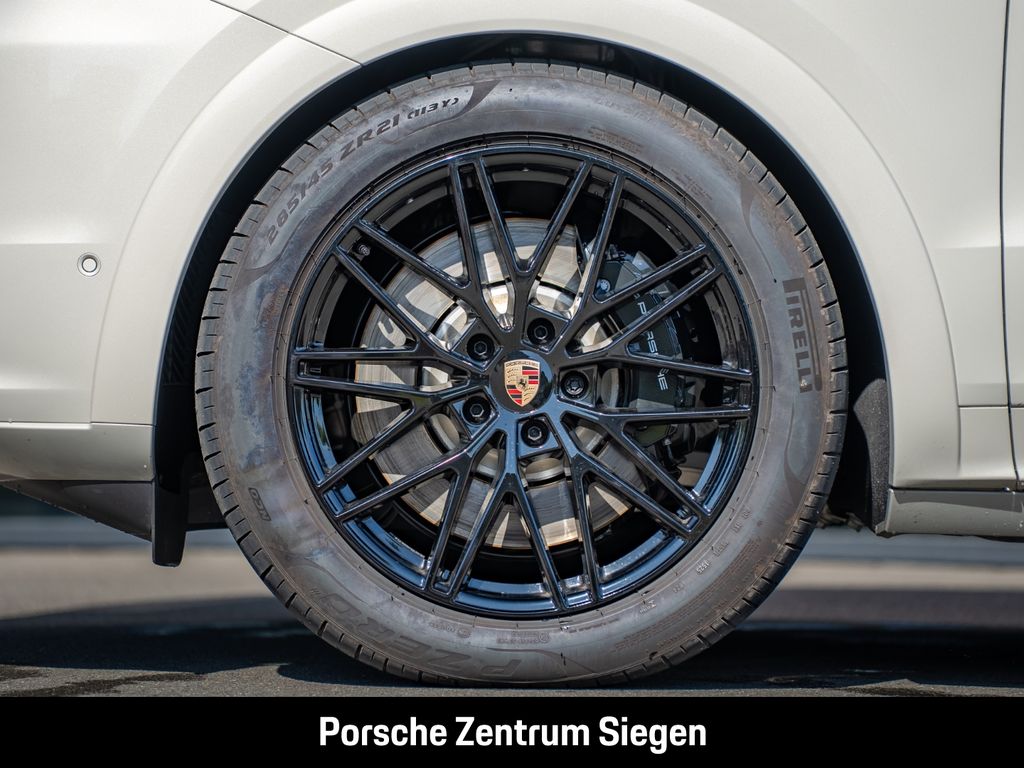 Porsche Cayenne 2025