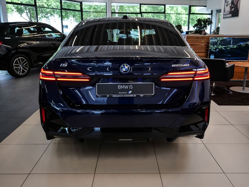BMW i5 2025