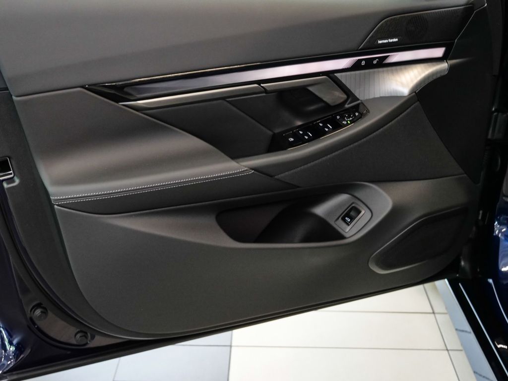 BMW i5 2025
