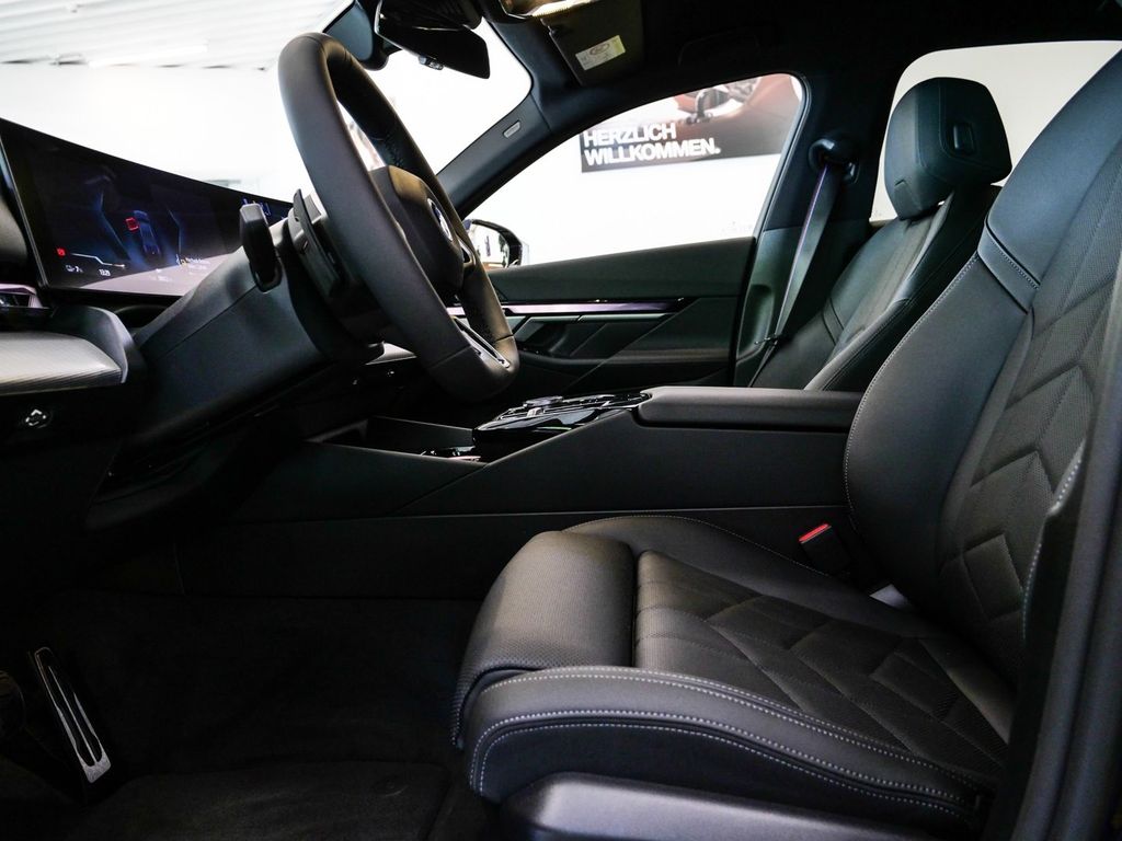 BMW i5 2025