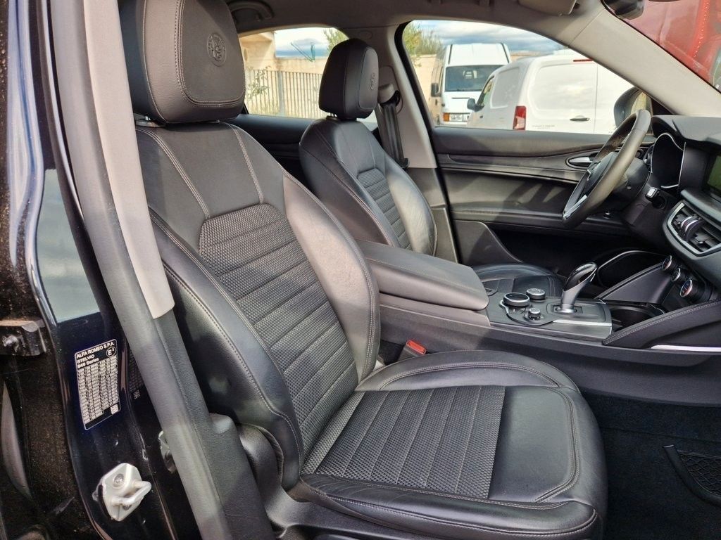 Alfa Romeo Stelvio 2017