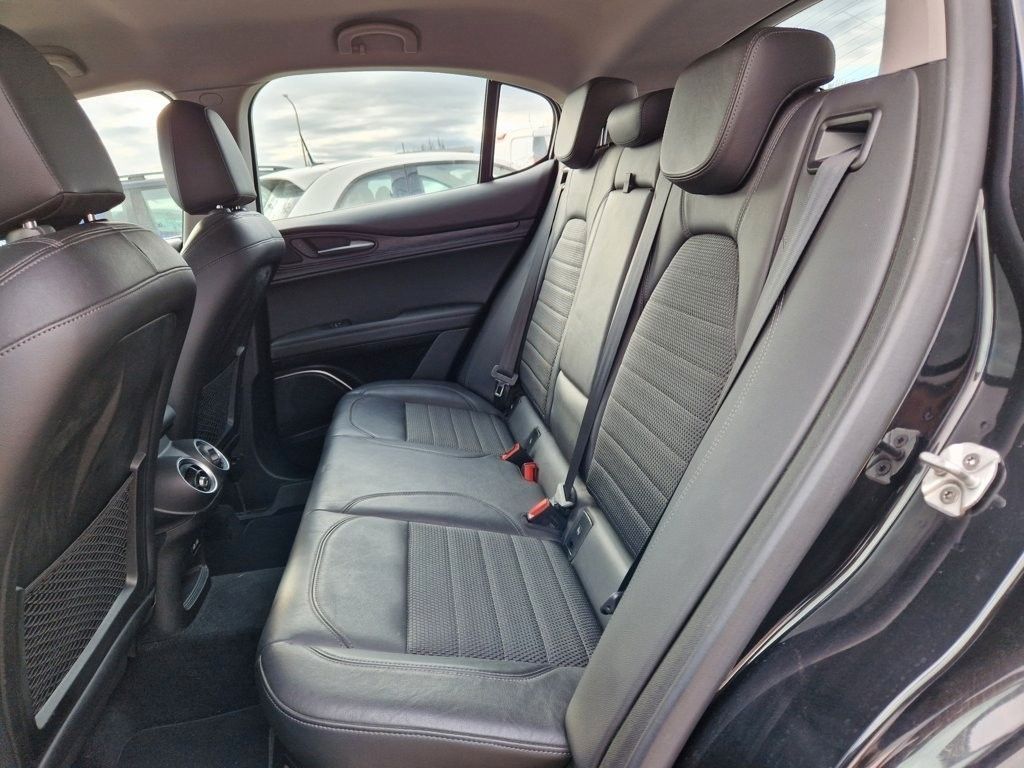 Alfa Romeo Stelvio 2017