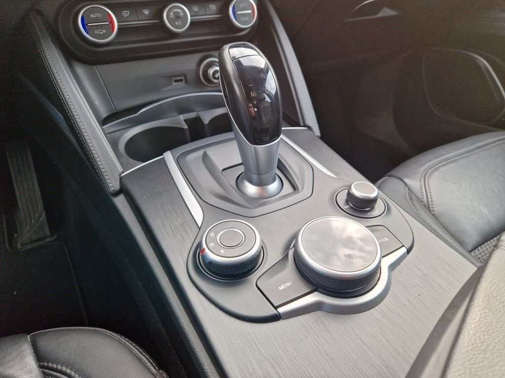 Alfa Romeo Stelvio 2017