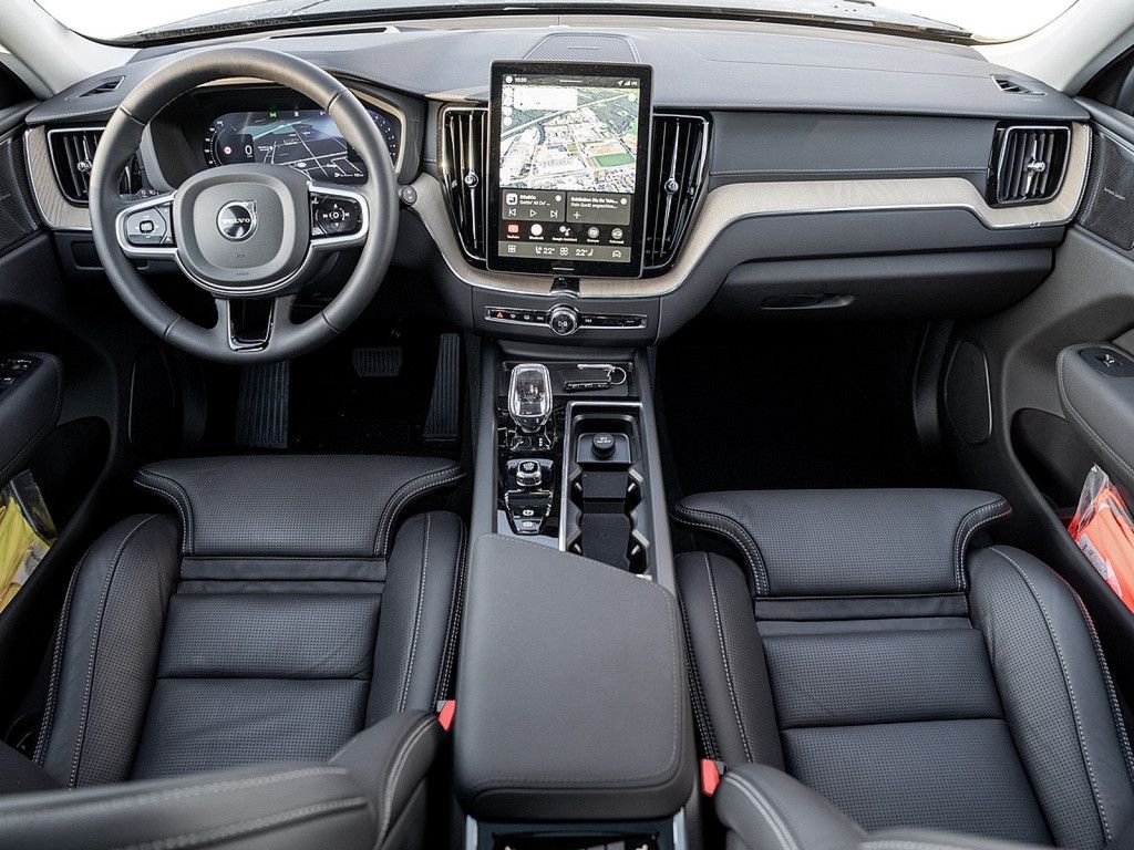 Volvo XC60 2025