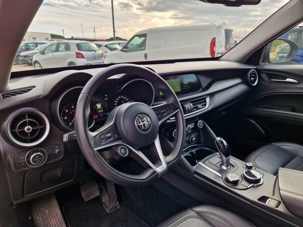 Alfa Romeo Stelvio 2017