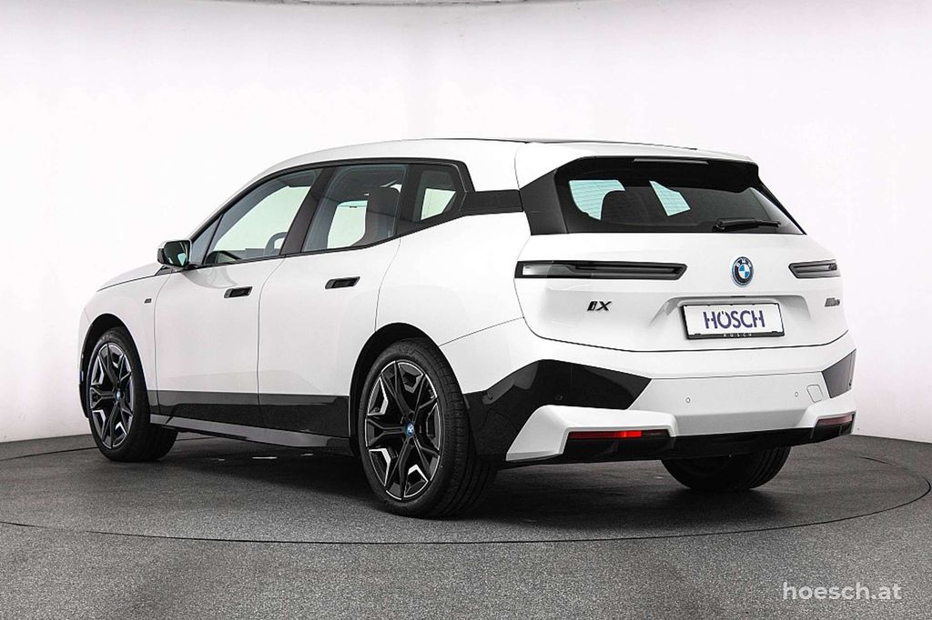 BMW iX 2023