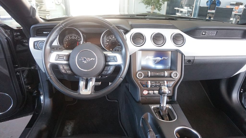 Ford Mustang 2021