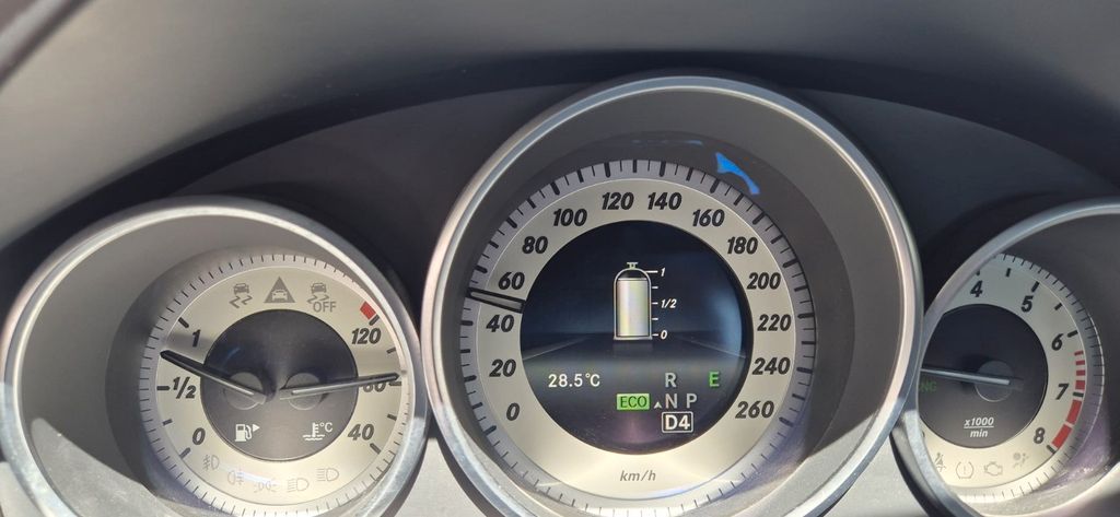 Mercedes-Benz E 200 2015