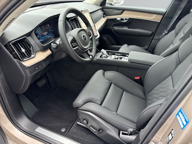 Volvo XC90 2025