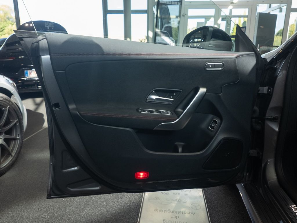 Mercedes-Benz CLA 200 2024