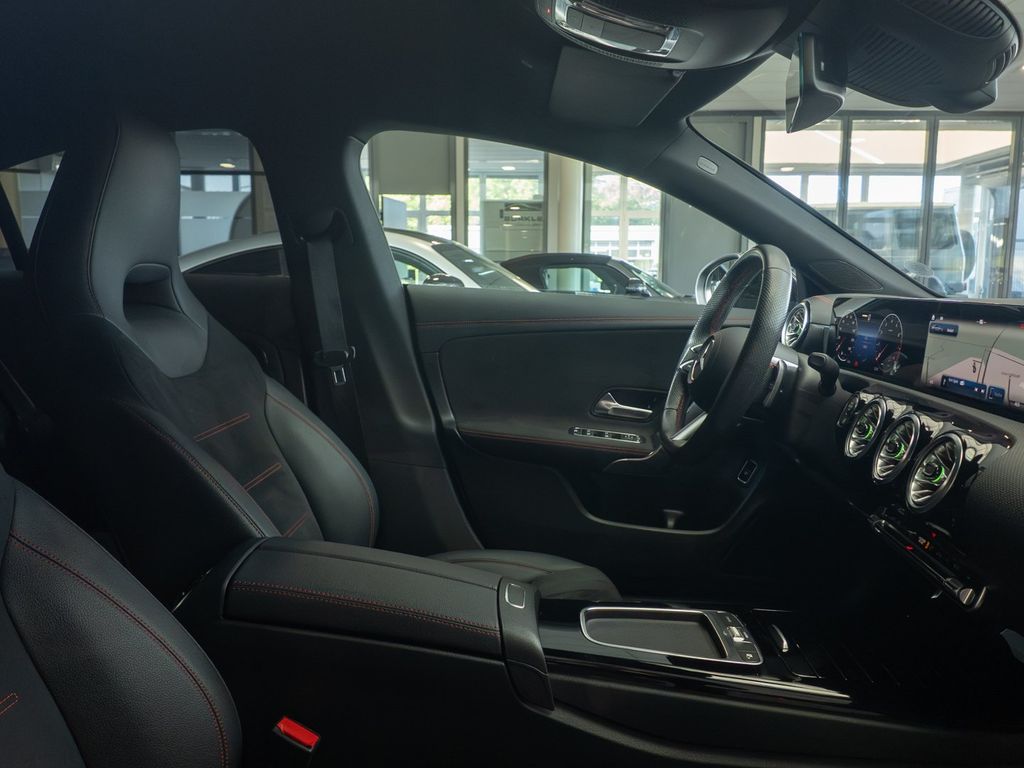 Mercedes-Benz CLA 200 2024