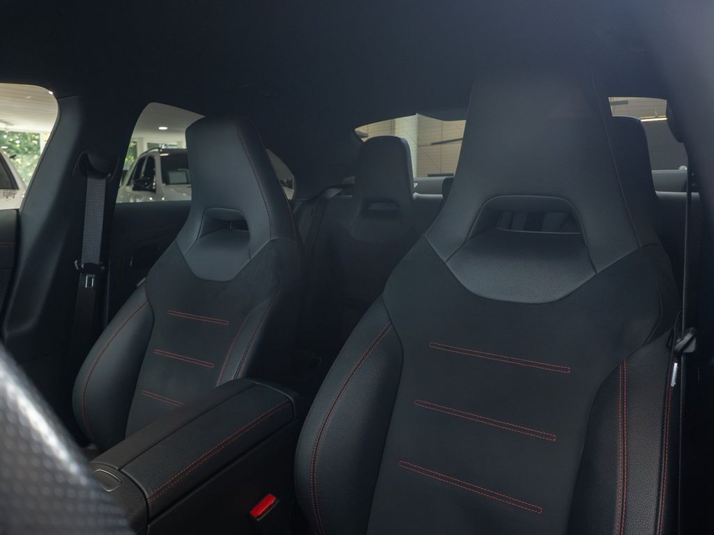 Mercedes-Benz CLA 200 2024