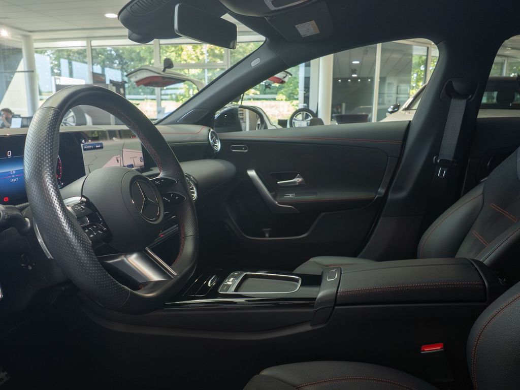 Mercedes-Benz CLA 200 2024