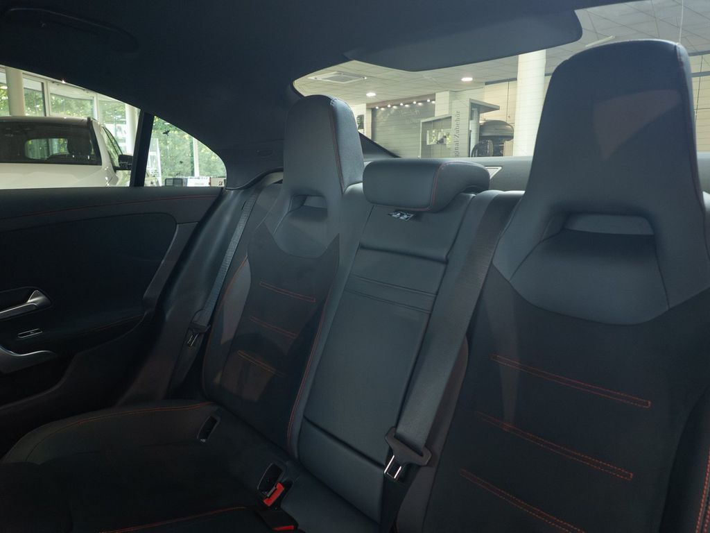 Mercedes-Benz CLA 200 2024