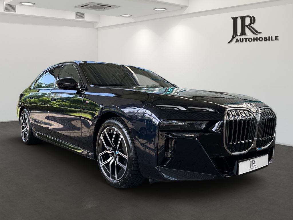 BMW 740 2024