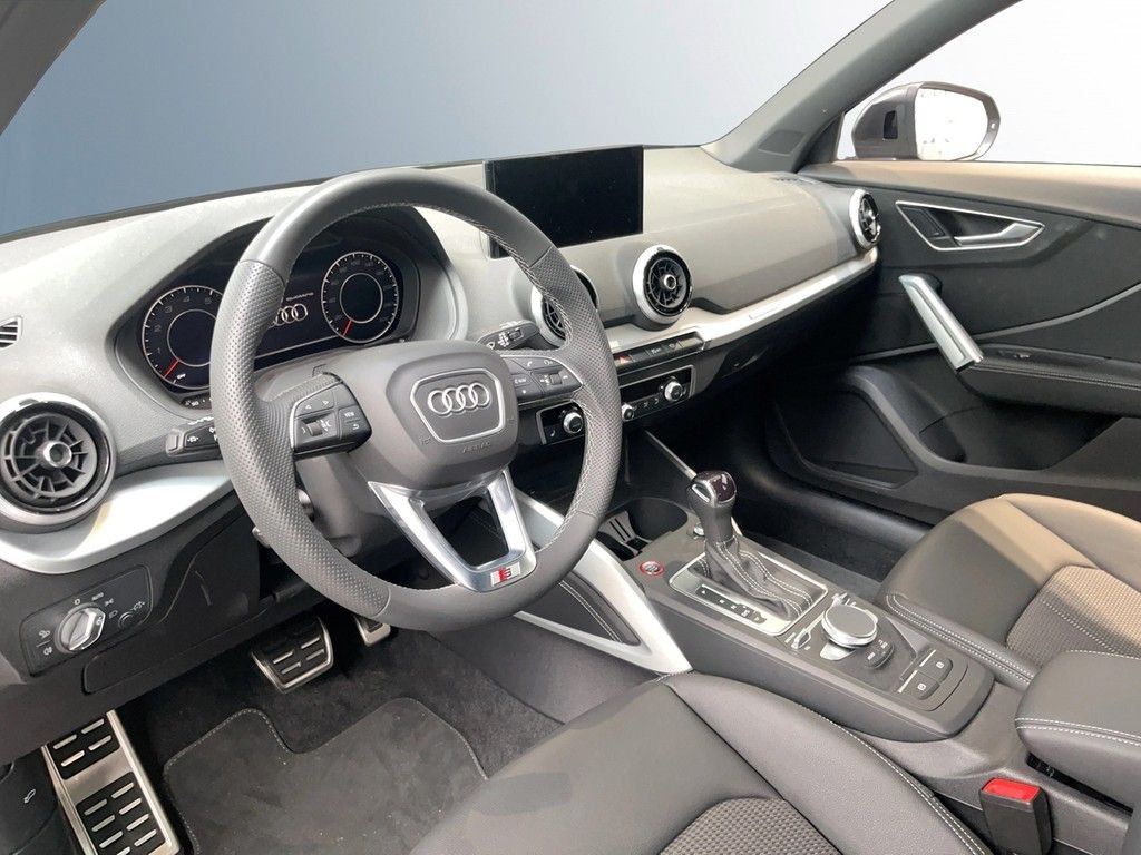 Audi SQ2 2025