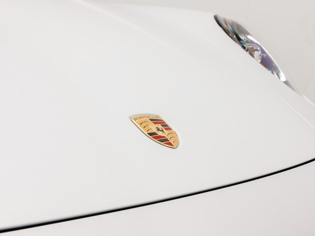 Porsche 992 2024