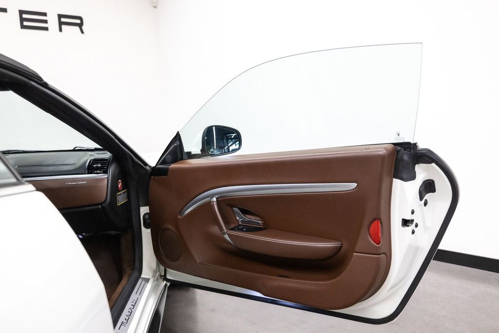 Maserati GranCabrio 2011