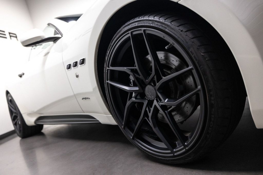 Maserati GranCabrio 2011