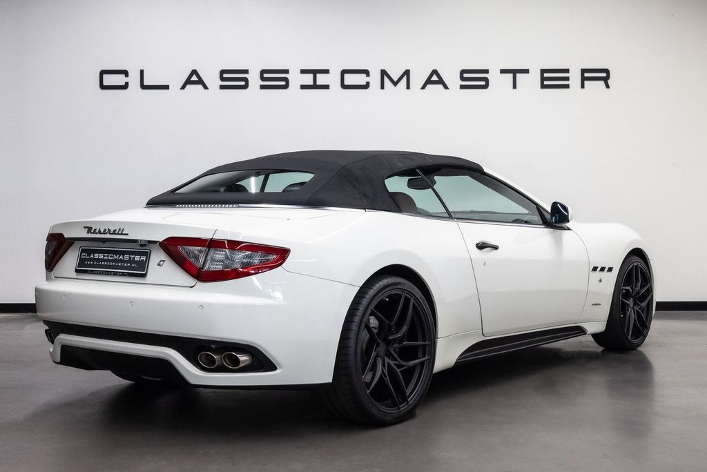 Maserati GranCabrio 2011