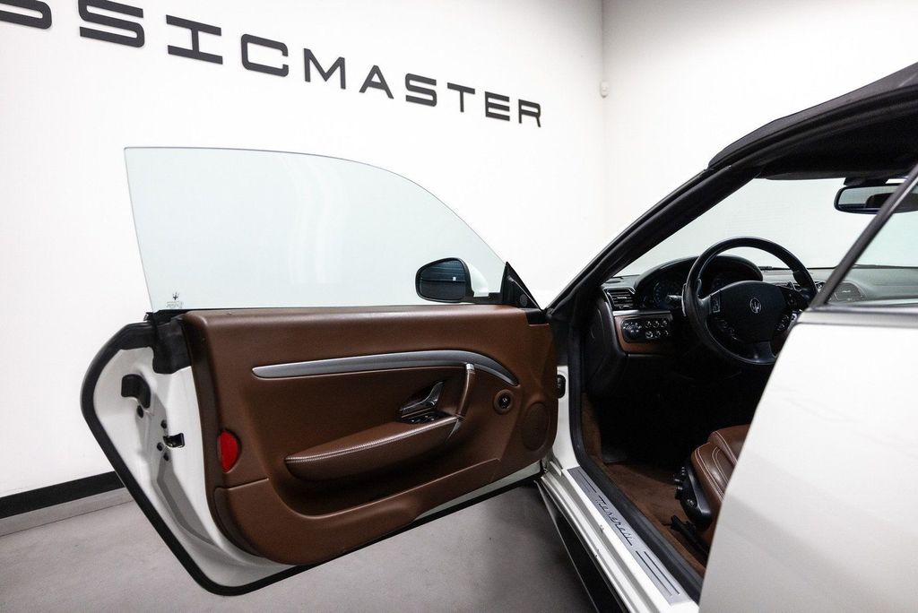 Maserati GranCabrio 2011