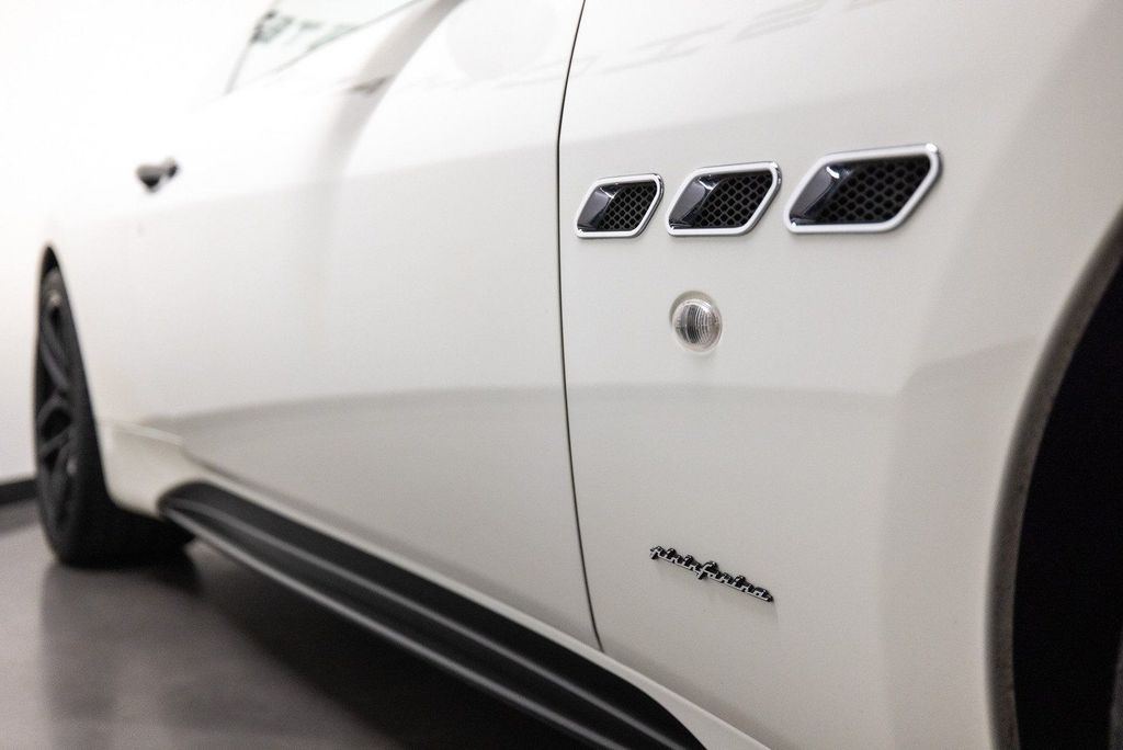 Maserati GranCabrio 2011