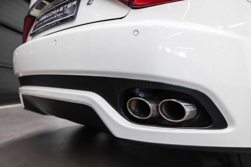 Maserati GranCabrio 2011