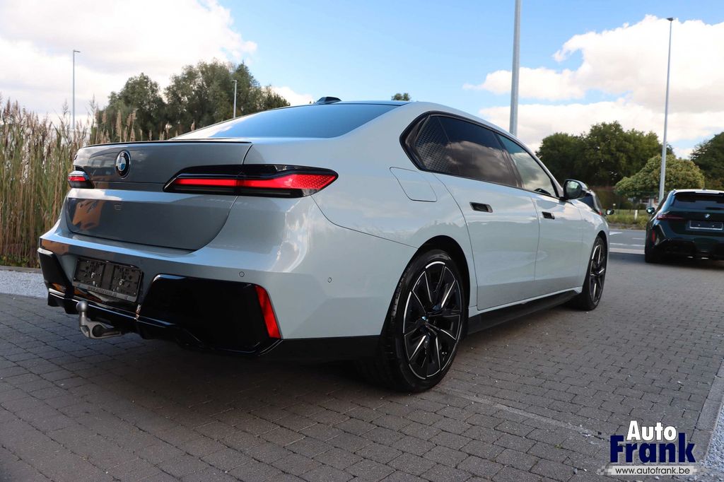 BMW i7 2024