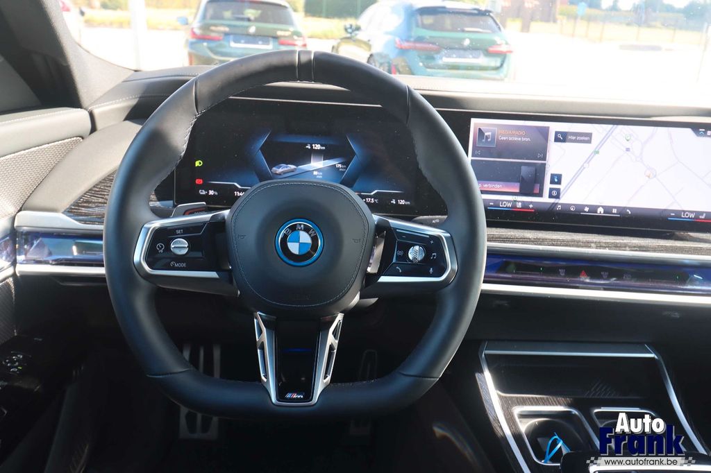 BMW i7 2024