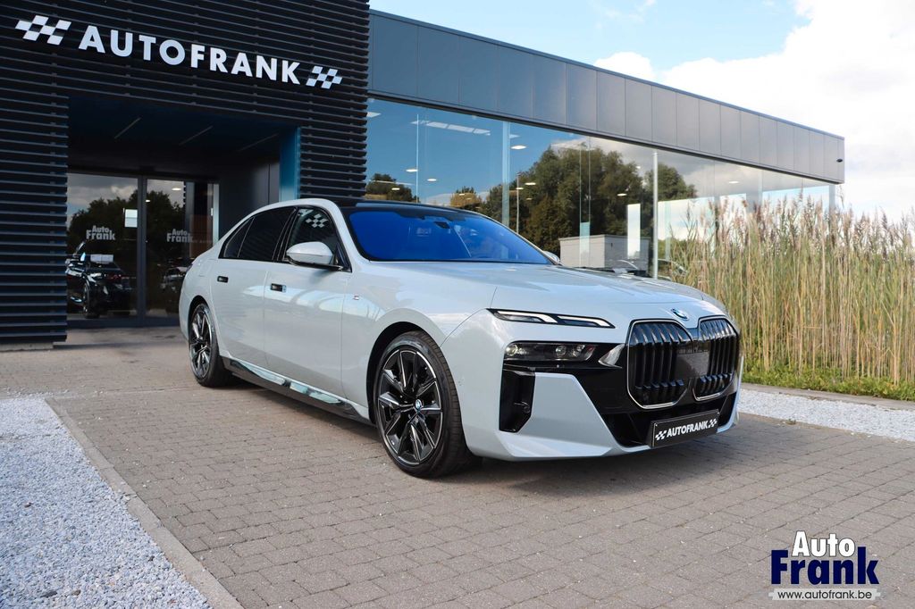 BMW i7 2024