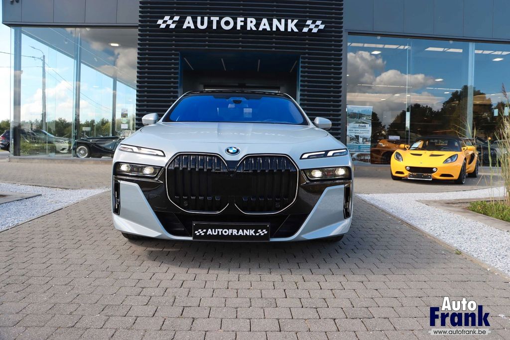 BMW i7 2024