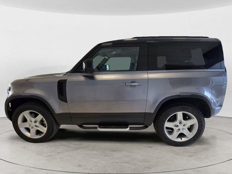 Land Rover Defender 2023