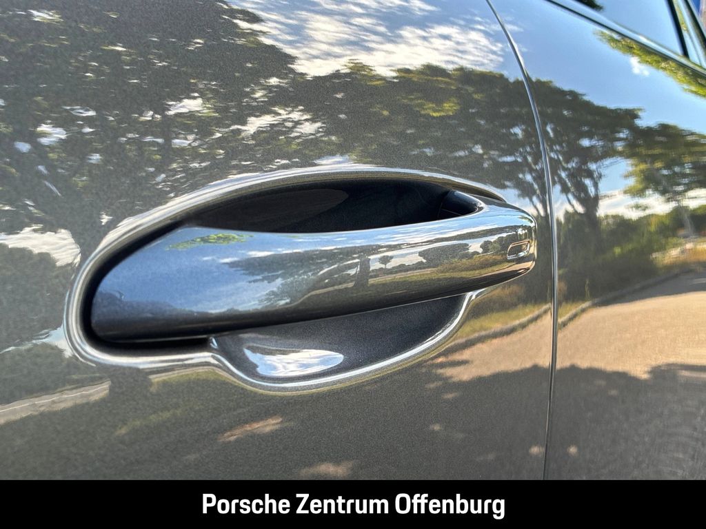 Porsche Cayenne 2025