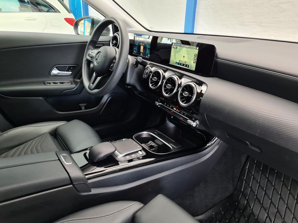 Mercedes-Benz A 220 2021