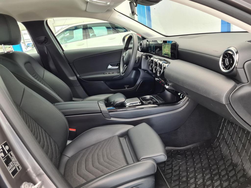 Mercedes-Benz A 220 2021
