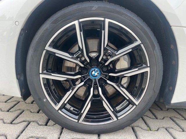 BMW i4 2022