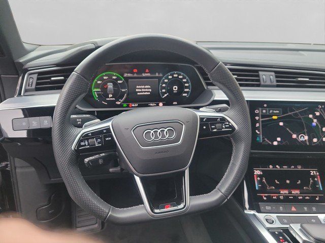 Audi e-tron 2022