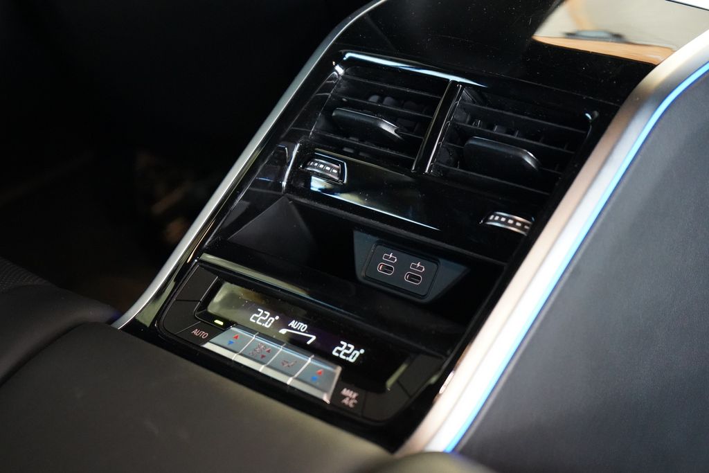 BMW M850 2023