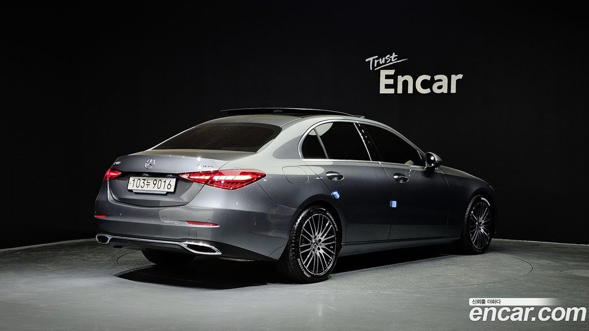 Mercedes-Benz C-Class 2024