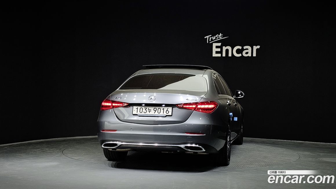 Mercedes-Benz C-Class 2024