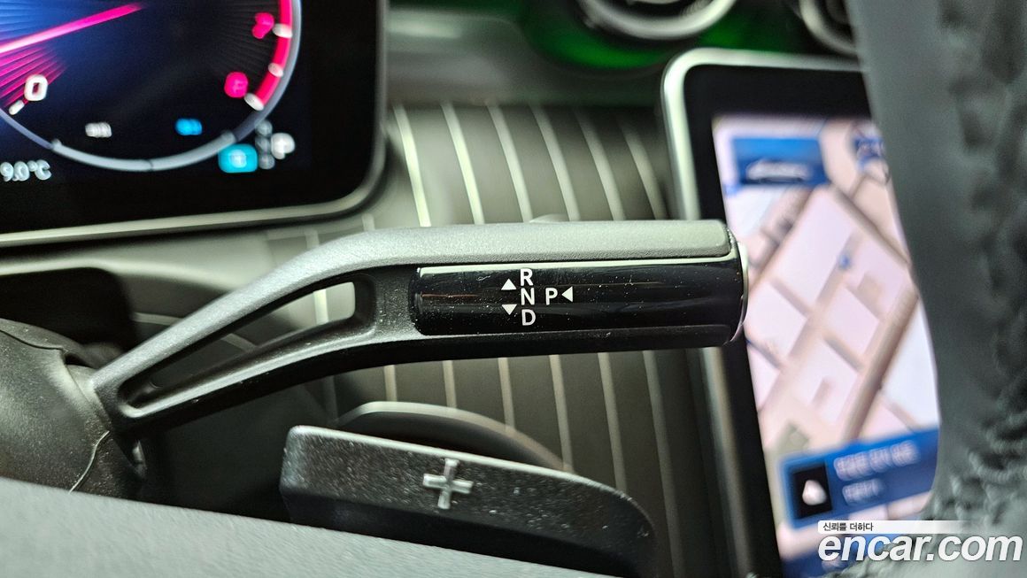 Mercedes-Benz C-Class 2024